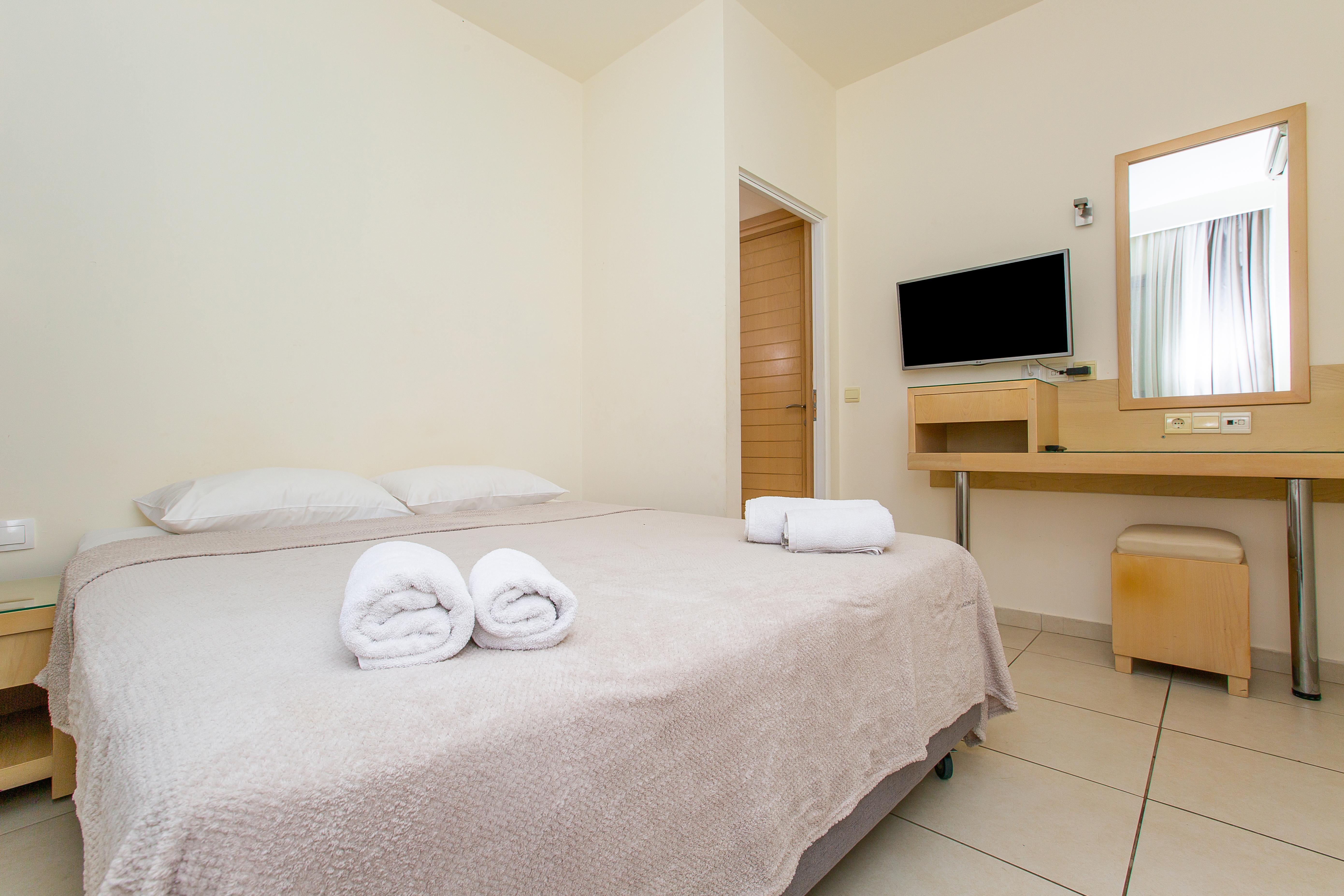 Hermes Hotel Malia Экстерьер фото