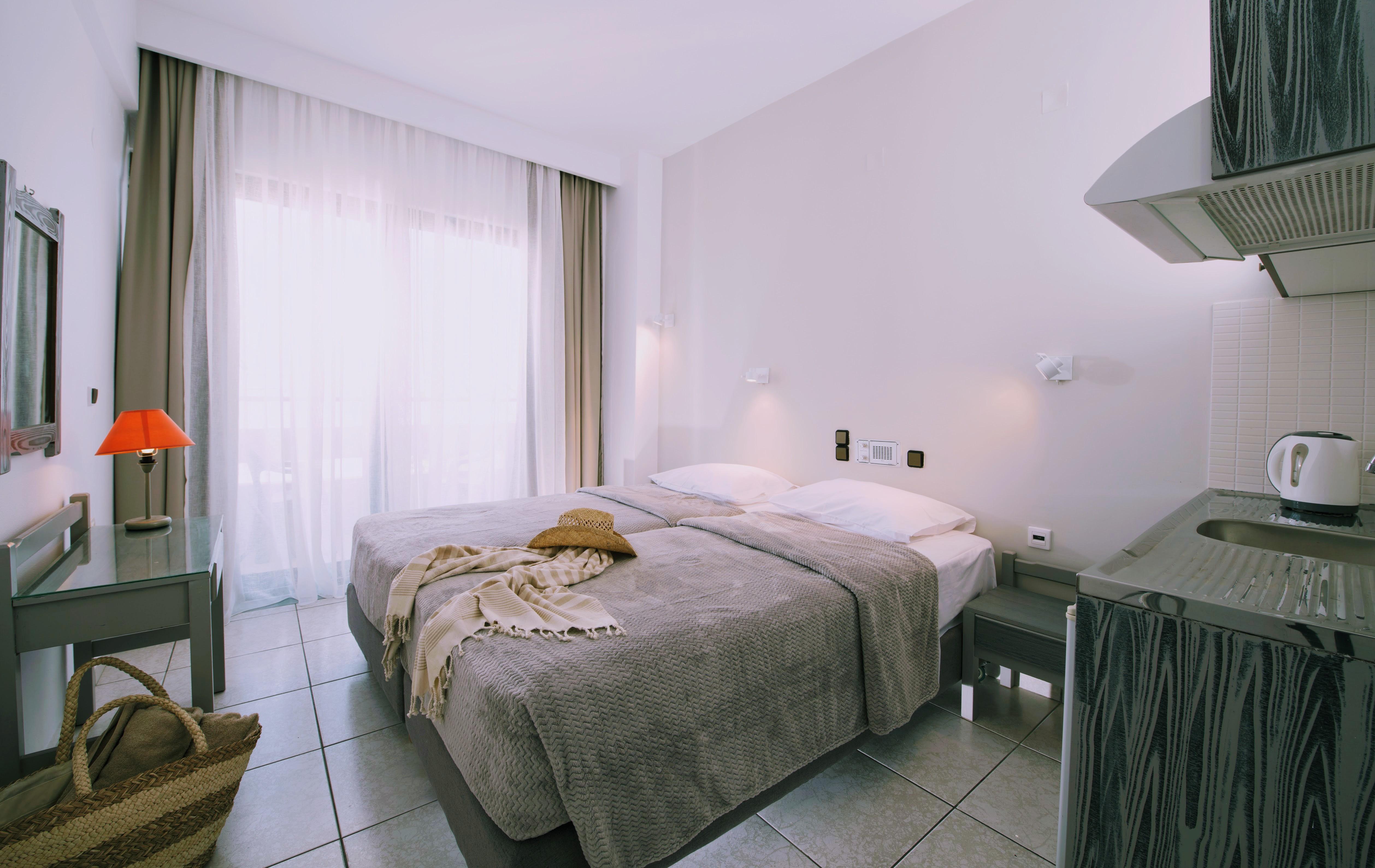 Hermes Hotel Malia Экстерьер фото