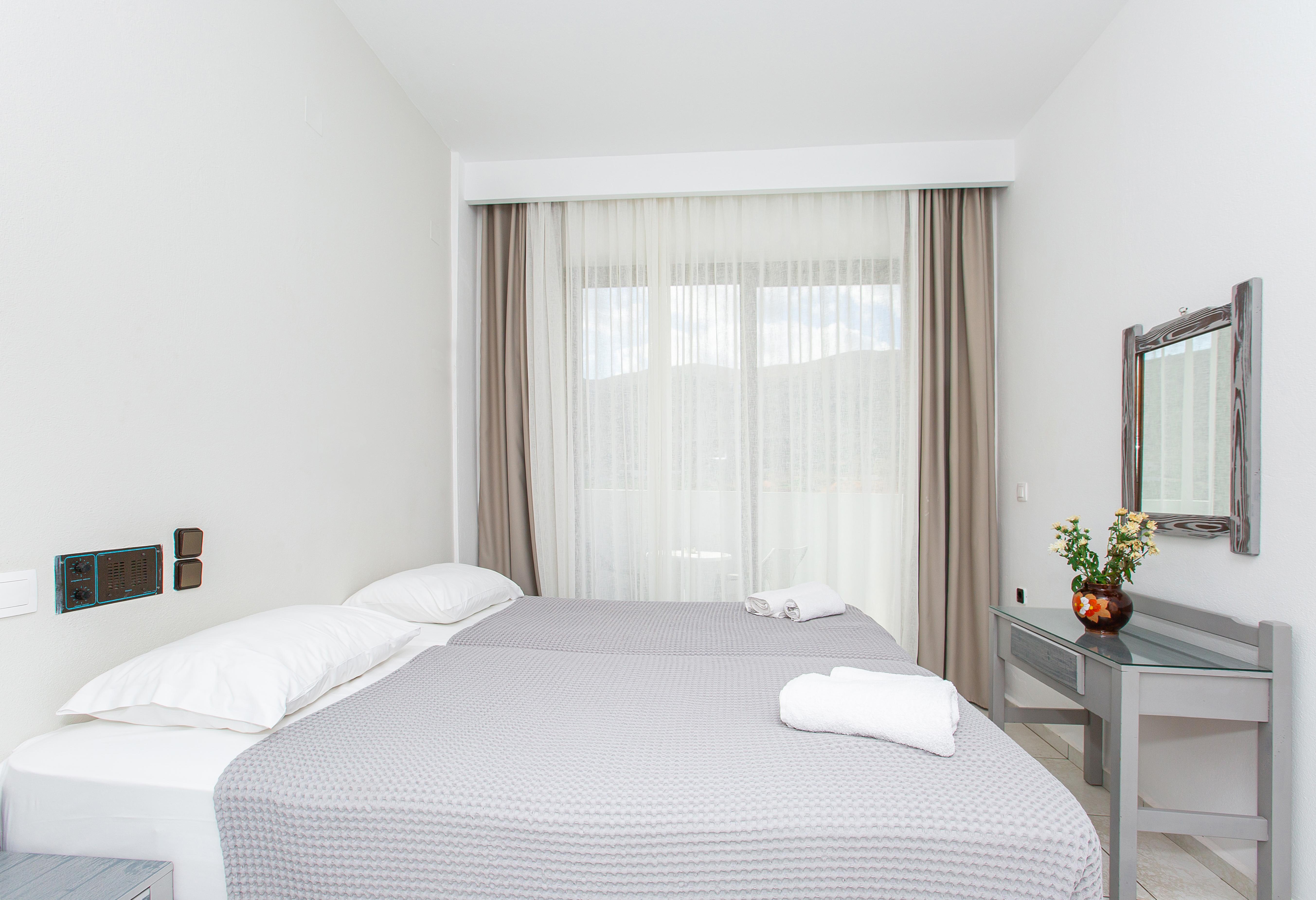 Hermes Hotel Malia Экстерьер фото