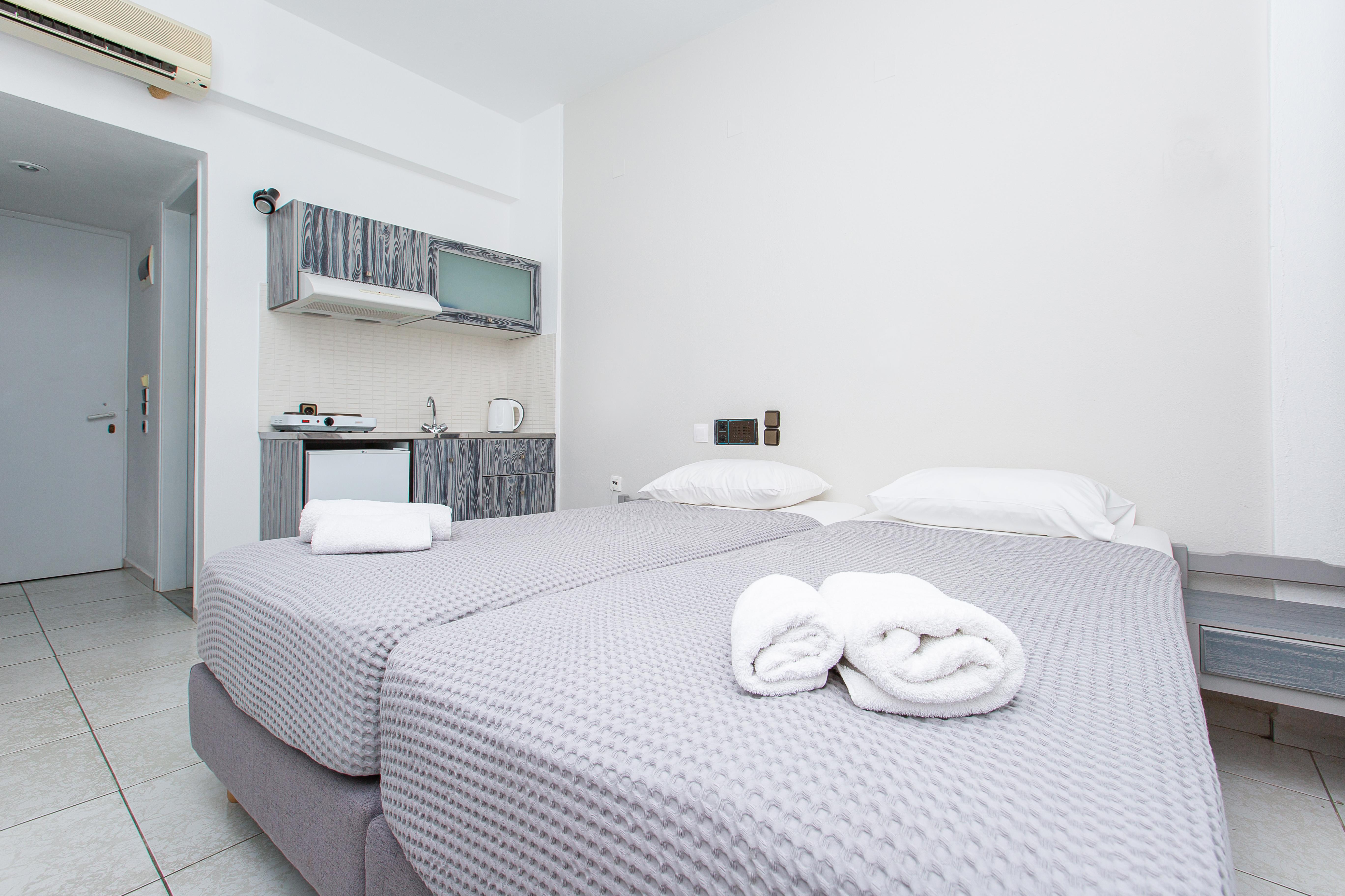 Hermes Hotel Malia Экстерьер фото