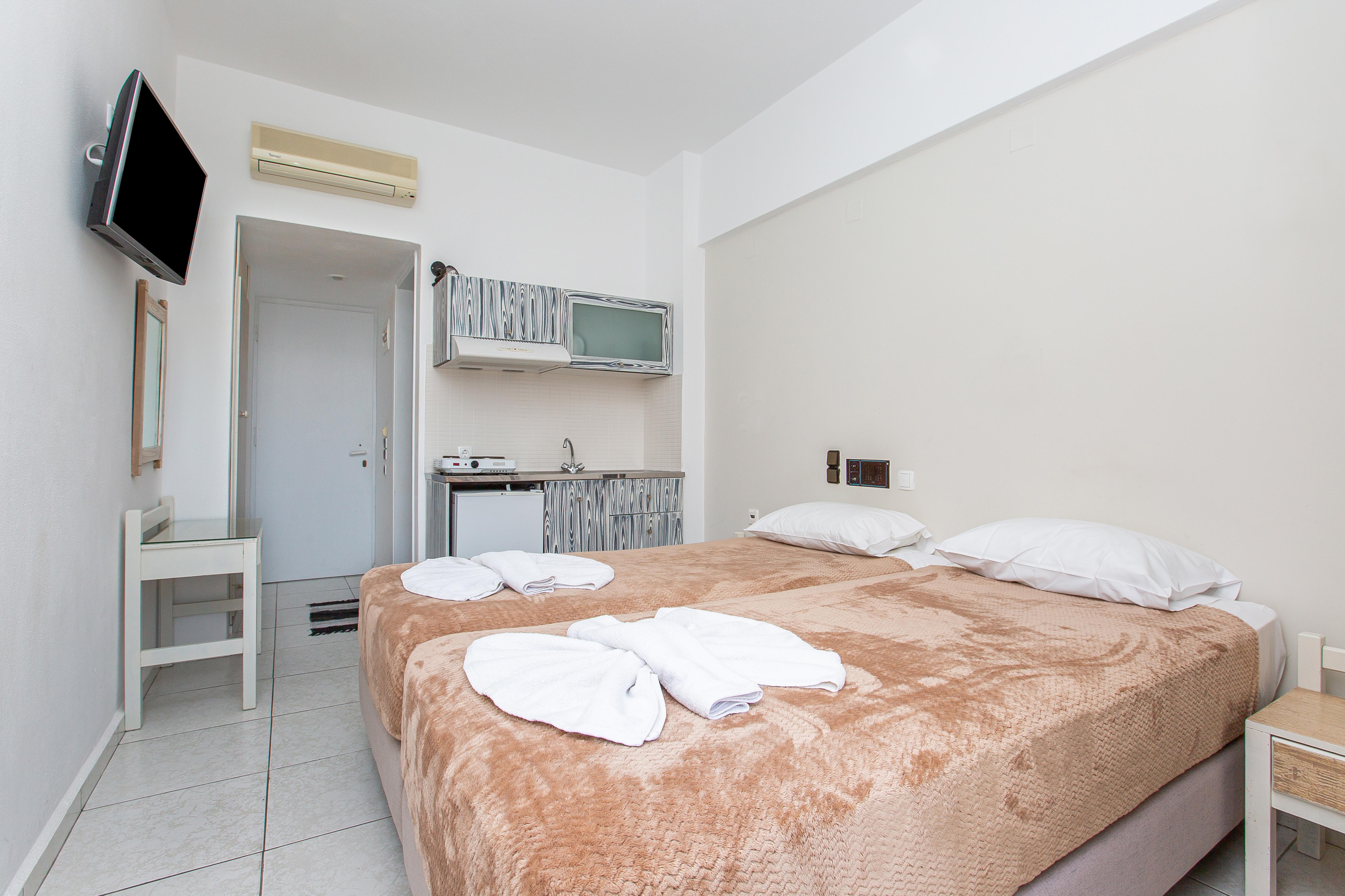 Hermes Hotel Malia Экстерьер фото