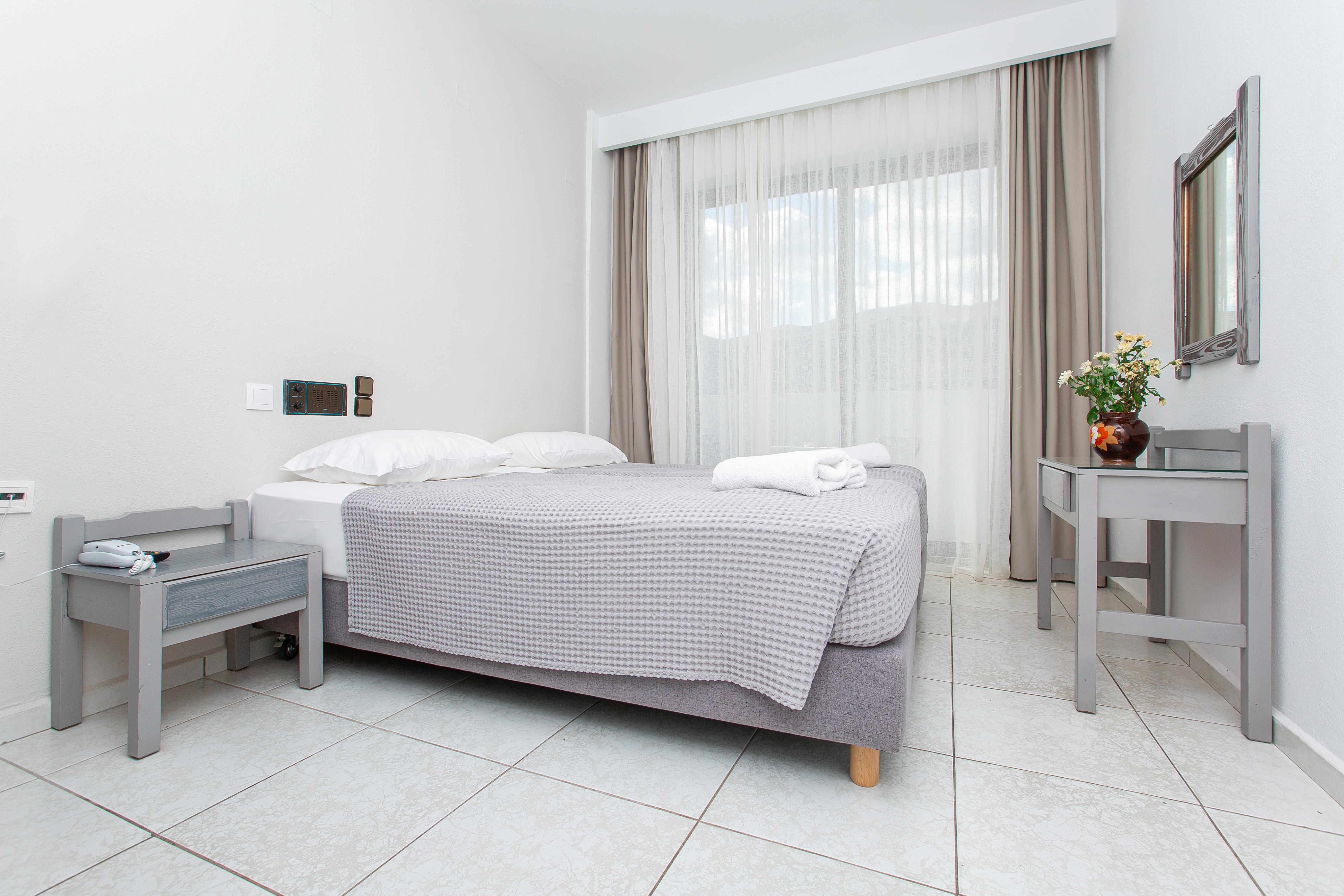 Hermes Hotel Malia Экстерьер фото