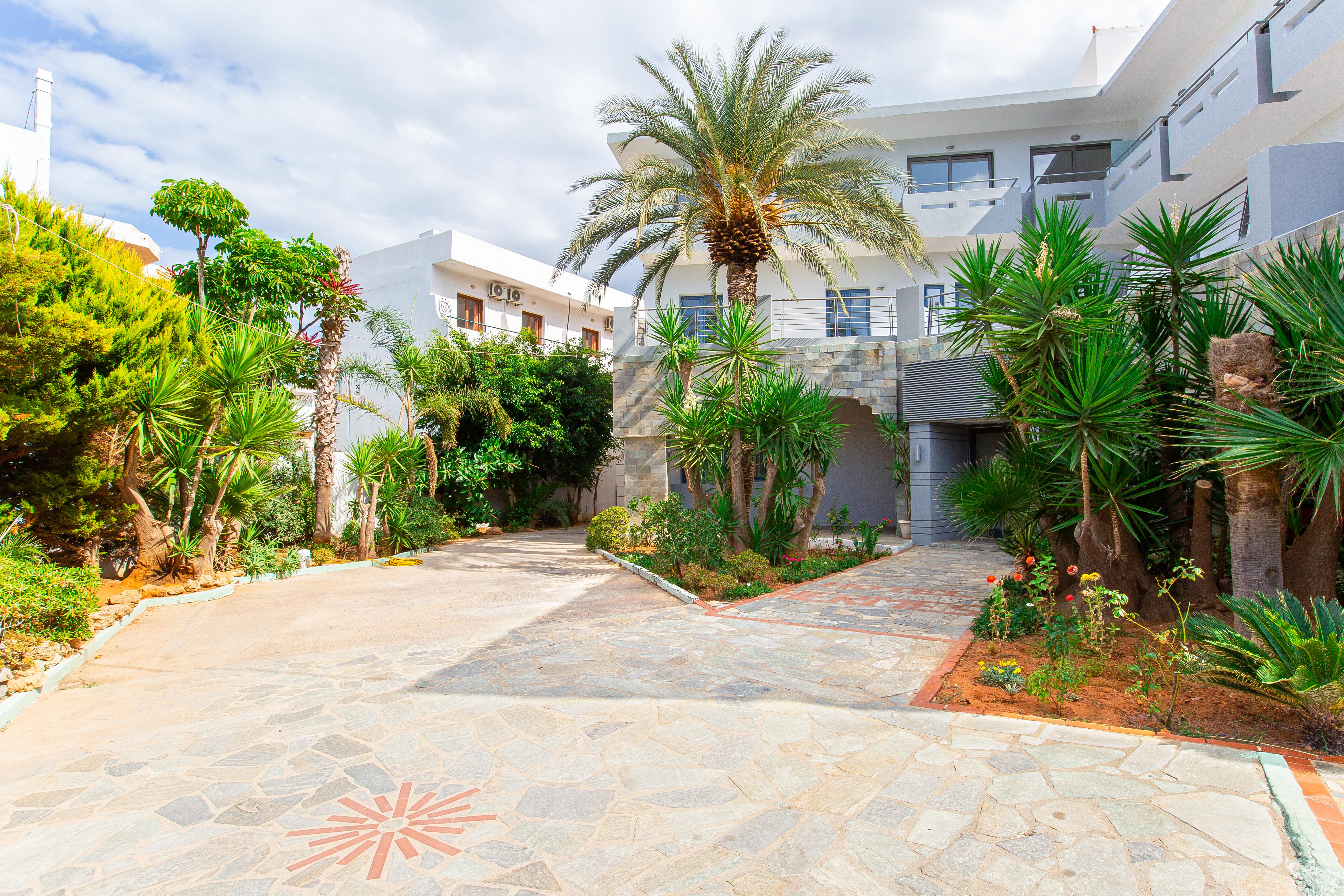 Hermes Hotel Malia Экстерьер фото